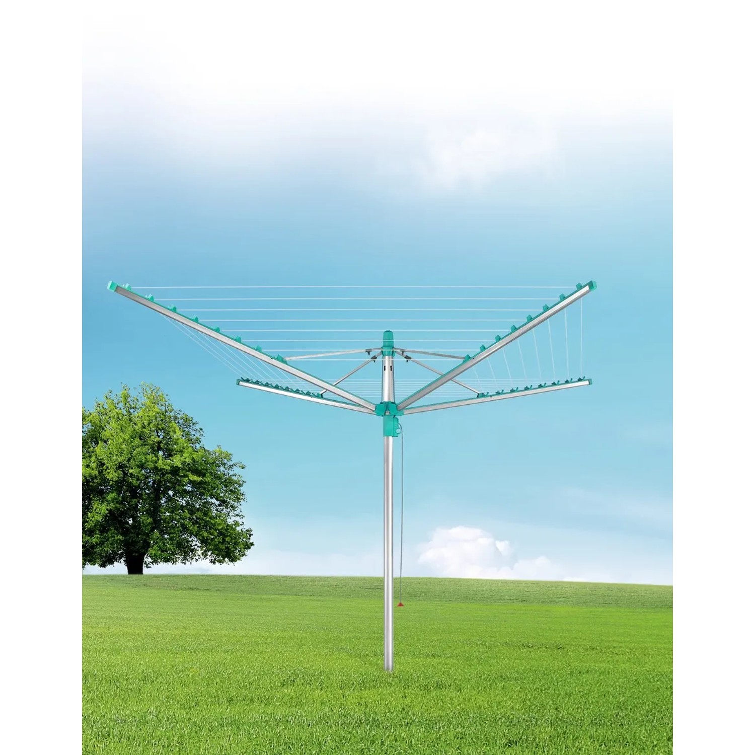 Leifheit Wäscheschirm Linomatic 500 Easy im Garten mit grüner Wiese und blauem Himmel.