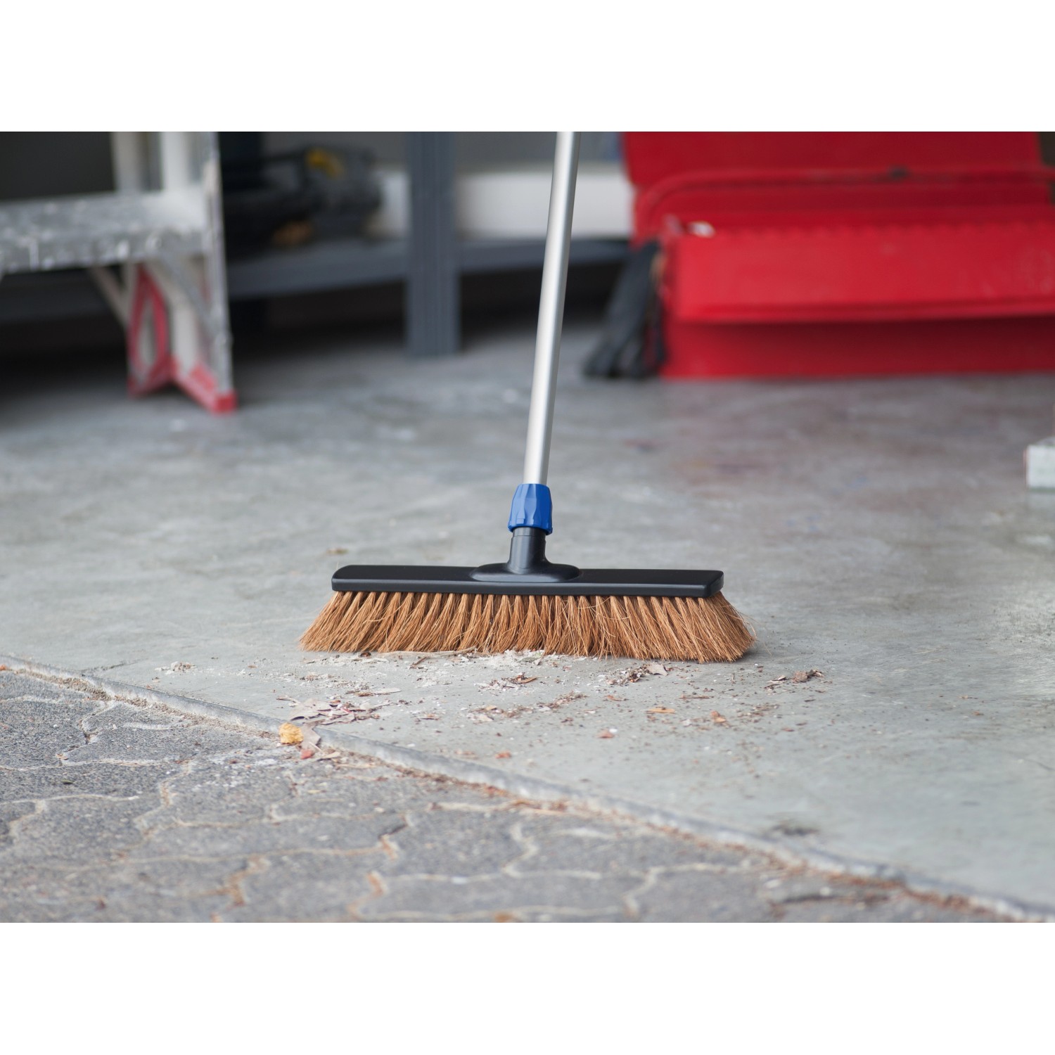 LUX Besenkopf Professional Kokos, 40 cm breit, zum Kehren von grobem Schmutz im Außenbereich.