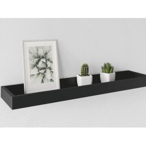 Schwarze Fotoleiste Bix (40x15x4 cm) an der Wand mit Bilderrahmen und kleinen Kakteen.