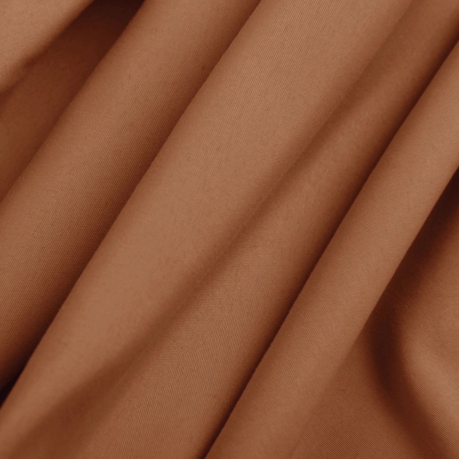 Nahaufnahme der braunen Bestlivings Seitenschläfer Kissenhülle 40x120 cm, ideal für Allergiker.