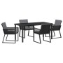 Schwarze 5-teilige Garten Essgruppe aus Poly Rattan mit Tisch und vier Stühlen.