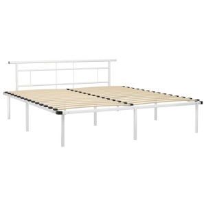 Weißes Metall Bettgestell (200x200 cm) mit Lattenrost für Schlafzimmer.