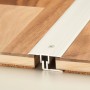 Silbernes, zweiteiliges Übergangsprofil für Laminat/Parkett, schraubbar, 15x34x2700 mm.