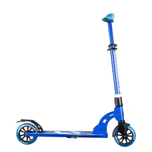 Blauer Six Degrees Aluminium Scooter Junior mit Klappmechanismus und Ständer.