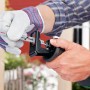 Bosch Säbelsäge PSA 900 E beim Sägeblattwechsel. Werkzeuglose SDS-Aufnahme.
