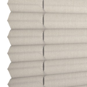 Beiges Wohnidee Plissee 40x130cm mit zwei Bedienschienen für Fenster.