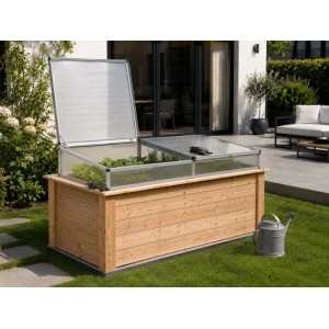 KGT Frühbeet-Aufsatz Alublank für Hochbeet Woody. Transparente Platten, eine Klappe offen mit Pflanzen im Garten.