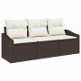 Braunes 3-tlg. vidaXL Garten-Sofa-Set aus Poly Rattan mit weißen Kissen.
