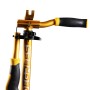Detailaufnahme: Gelber Six Degrees Junior Scooter mit BMX-Lenker und Klappmechanismus.