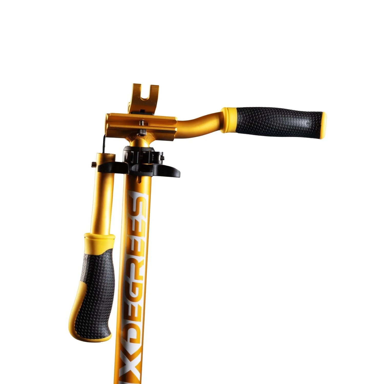 Detailaufnahme: Gelber Six Degrees Junior Scooter mit BMX-Lenker und Klappmechanismus.