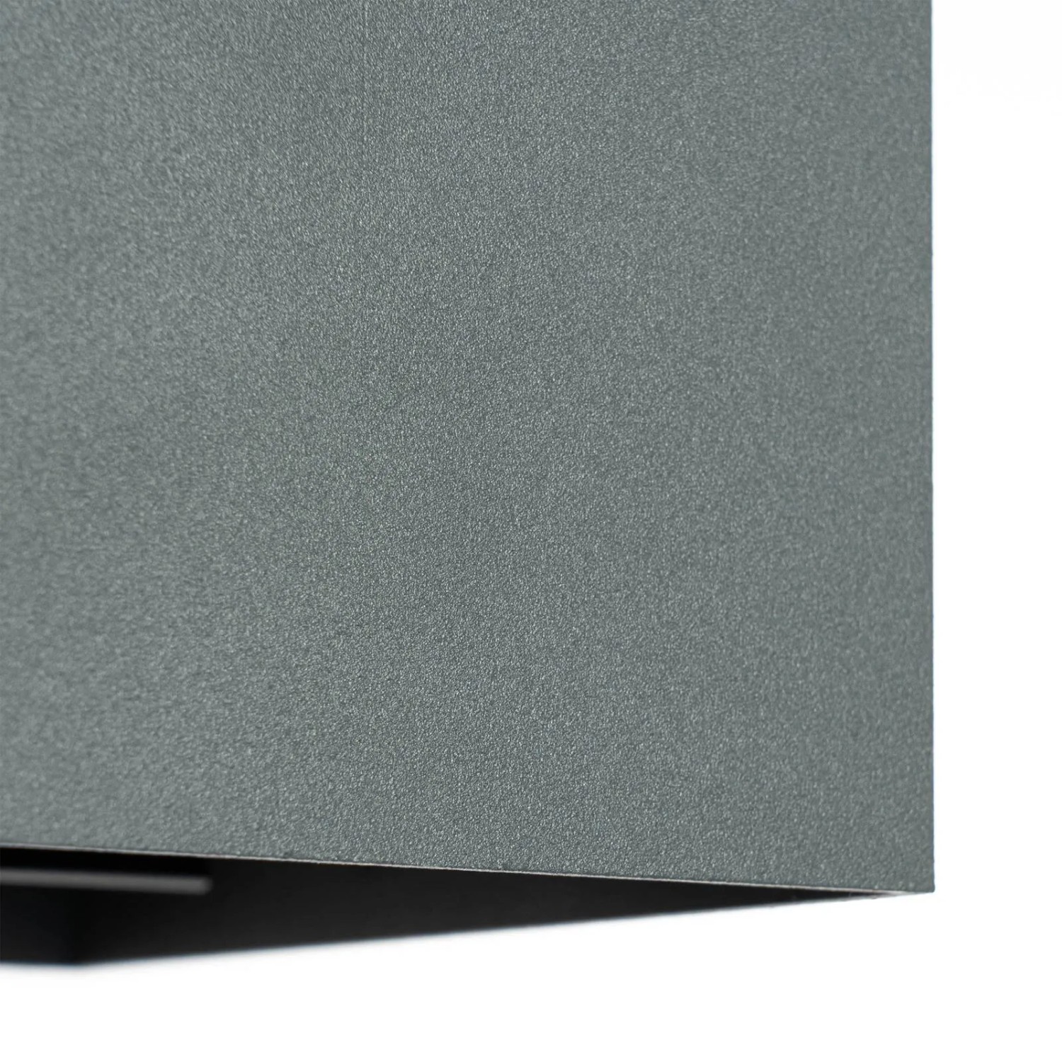 Moderne, schwarze LED Außenwandleuchte PRIOS Lius mit Bewegungsmelder aus Aluminium.
