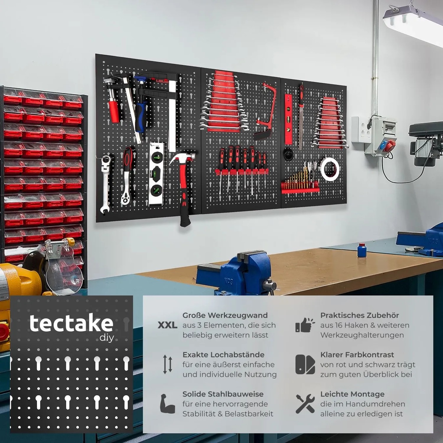 Tectake Werkzeuglochwand, dreiteilig, mit Werkzeugen an der Wand befestigt.