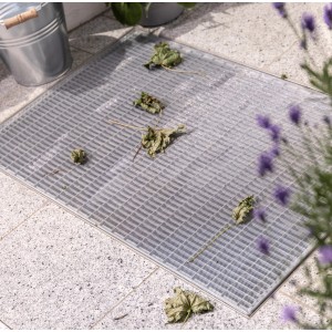 Windhager Lichtschachtabdeckung 60x135cm aus Aluminium Rolle mit Laub auf Gitter