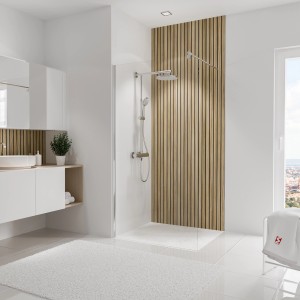 Schulte Duschrückwand DecoDesign Japandi Dekor im Badezimmer mit Dusche.