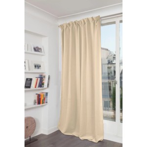 Sandfarbener Moondream Wärmeschutzvorhang mit Faltenband, 260x145 cm, vor Fenster.