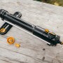 Fiskars Comfort S-M Oszillierender Regner, schwarz-orange, für Rasenbewässerung. Sprinkler-System.
