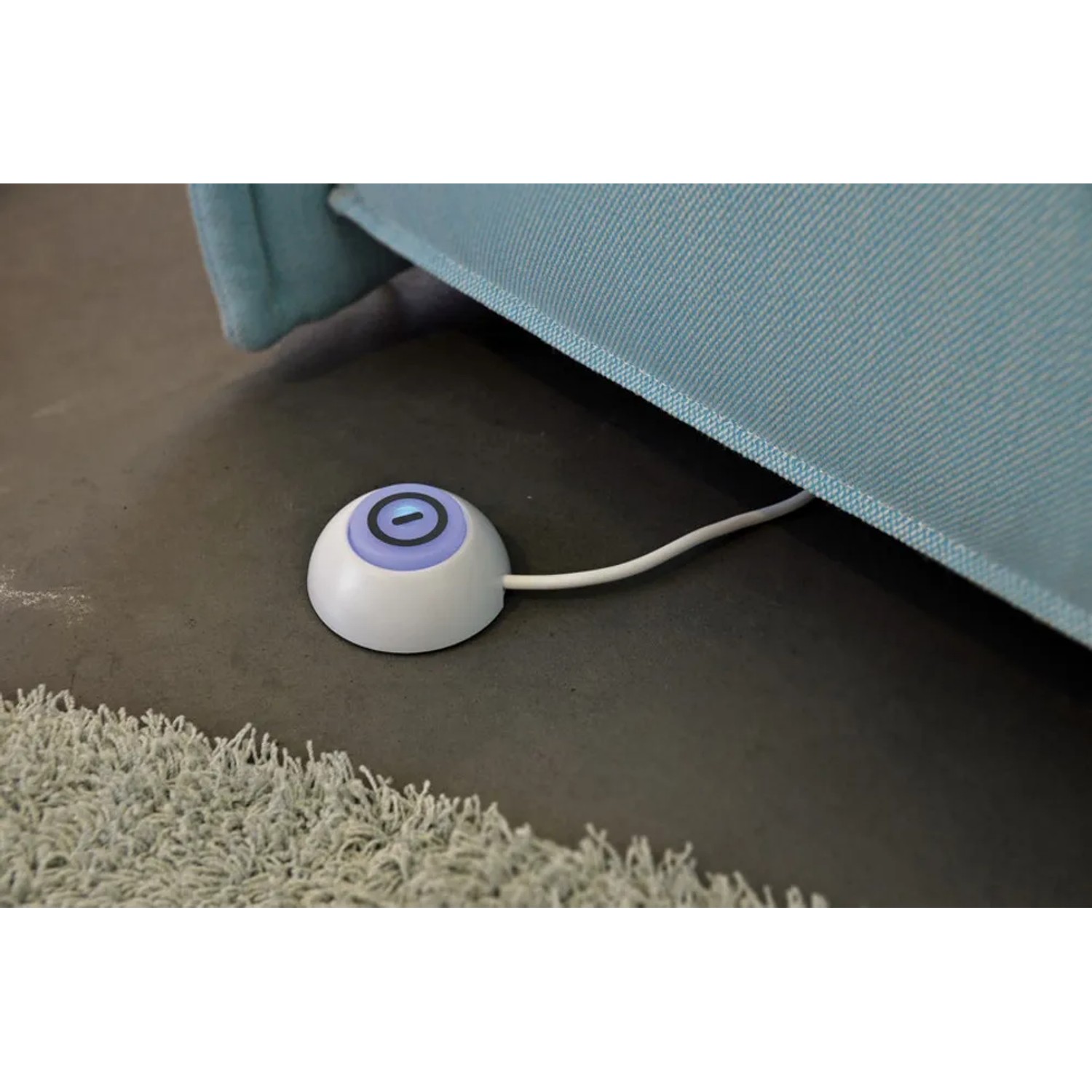 Brennenstuhl Eco-Line Steckdosenleiste: Detailaufnahme des Fußschalters mit Kabel.