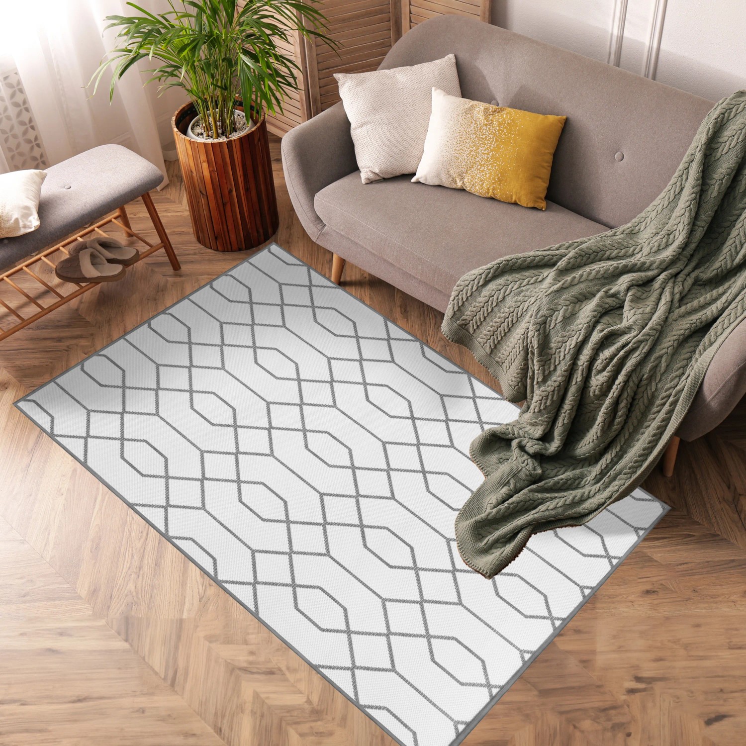 Grauer Primaflor In- & Outdoorteppich Reverso Geo River, 160x220 cm, mit geometrischem Muster.
