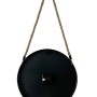 Rückseite der Wall-Art Wanduhr, schwarz, mit Sisalkordel-Aufhängung und Uhrwerk. Ø 35cm.