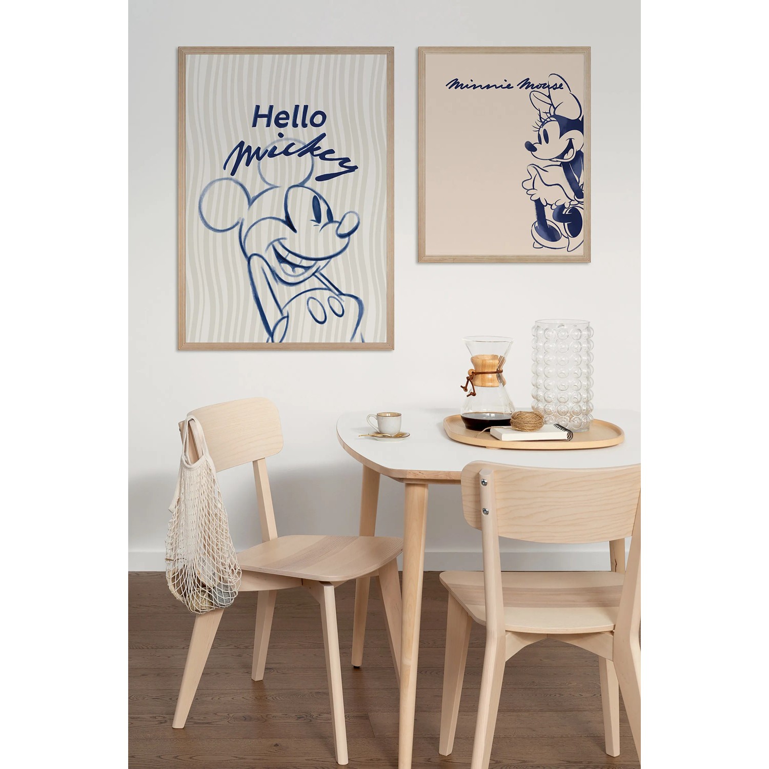 Wandbilder mit Mickey und Minnie Mouse, 40x50 cm, im Kinderzimmer.