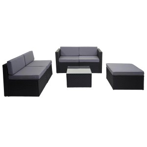 Anthrazitfarbene Poly-Rattan Lounge-Garnitur mit grauen Polstern und Tisch mit Glasplatte.