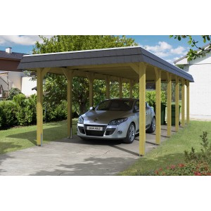 Skan Holz Walmdach-Einzelcarport Spreewald mit Auto. Holzkonstruktion mit dunklem Dach und Blende in Schwarz.