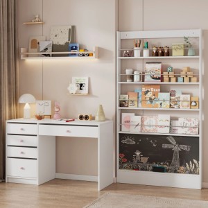 Weißes Schreibtisch- und Regal-Set für Kinderzimmer. Mit Schubladen, offenen Fächern und einer Kreidetafel für kreatives Lernen.