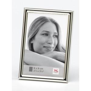 Walther Design Chloe Portrait Bilderrahmen, 6x9 cm, Silber. Schmaler, versilberter Fotorahmen mit Klarglas.