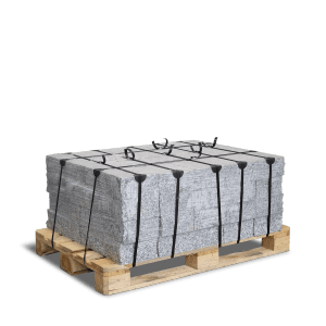 Palette Galamio Granit Randsteine, gesägt und gebrochen, 40x20x10 cm, 900kg.