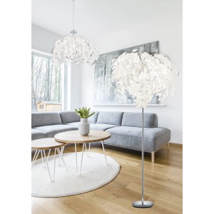 Moderne Reality Pendelleuchte Leavy in Chrom mit Blätter-Design im Wohnzimmer.