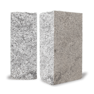 Galamio Granit Randsteine, gesägt und gebrochen, 40x20x15 cm, Detailansicht.