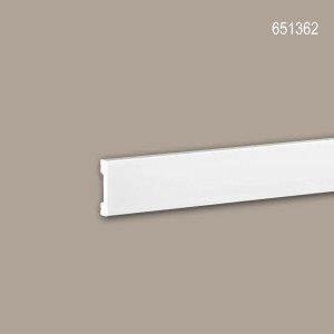 Weiße PROFHOME Wandleiste/Stuckleiste (200 cm x 1,0 cm x 4,6 cm) zur Paneel-Befestigung.