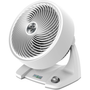 Weißer Vornado Energy Smart 633DC Ventilator für mittlere bis große Räume.