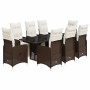 Braunes 9-tlg. vidaXL Garten-Bistro-Set aus Polyrattan mit Kissen und Tisch mit Glasplatte.