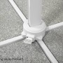 Detailaufnahme des weißen Schirmständers für Schneider Ampelschirm Rhodos. Hinweis: Lieferung ohne Platten.