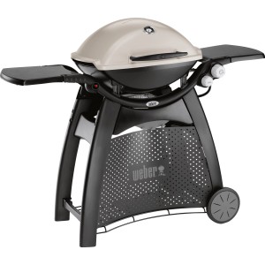 Weber Gasgrill Q 3000 Titan mit 2 Brennern auf Grillwagen mit Ablagetischen.