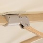 Detailaufnahme: Schneider Rhodos Twist Loft Ampelschirm, helle Bespannung, Holzstreben und graue Mechanik.