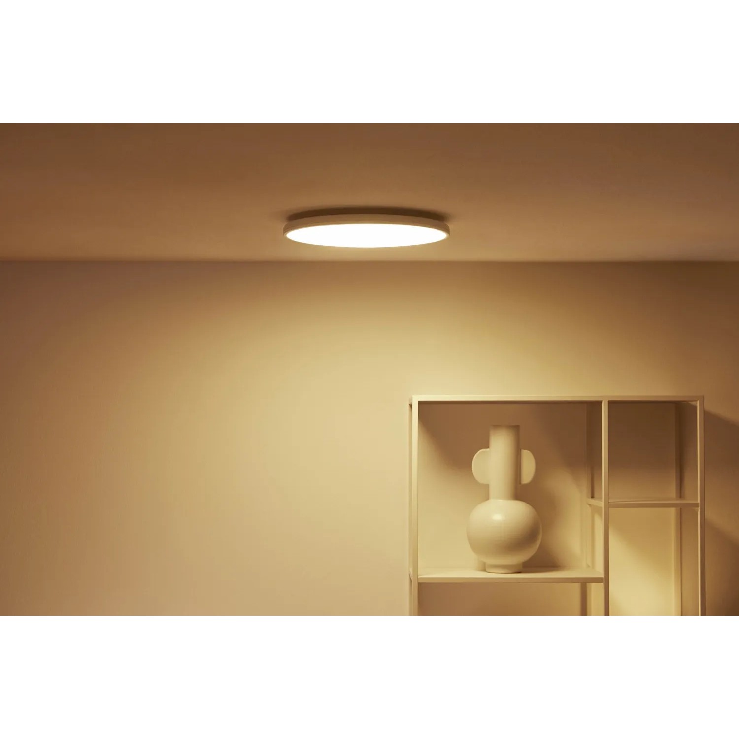 Weiße WiZ LED-Deckenleuchte Rune mit tunable white und Farbwechsel, 2100 Lumen.