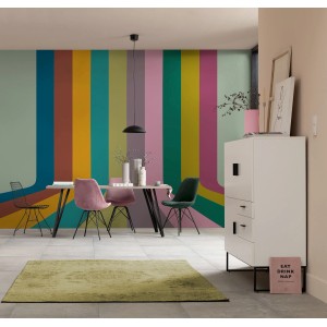 Bunte Komar Vliestapete Modern im Raum mit Esstisch und Stühlen.