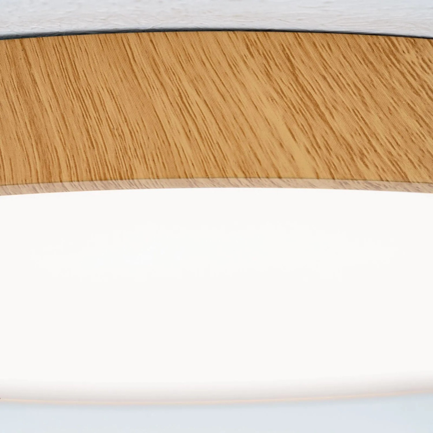 Flache LED Deckenleuchte Orion, Ø 28cm, Holzoptik, warmweißes Licht für Wohnräume.