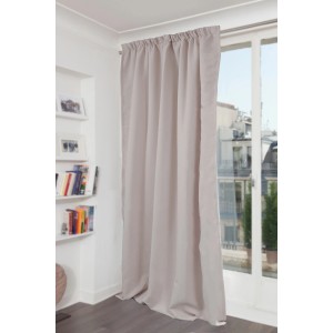 Hellgrauer Moondream Lärmschutzvorhang, Verdunklung, 140x260 cm, vor Fenster.