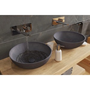 Rundes anthrazitfarbenes FixCrete Beton Aufsatzwaschbecken (42 cm) auf Holzplatte mit Wasserhahn. Modernes Waschbecken.
