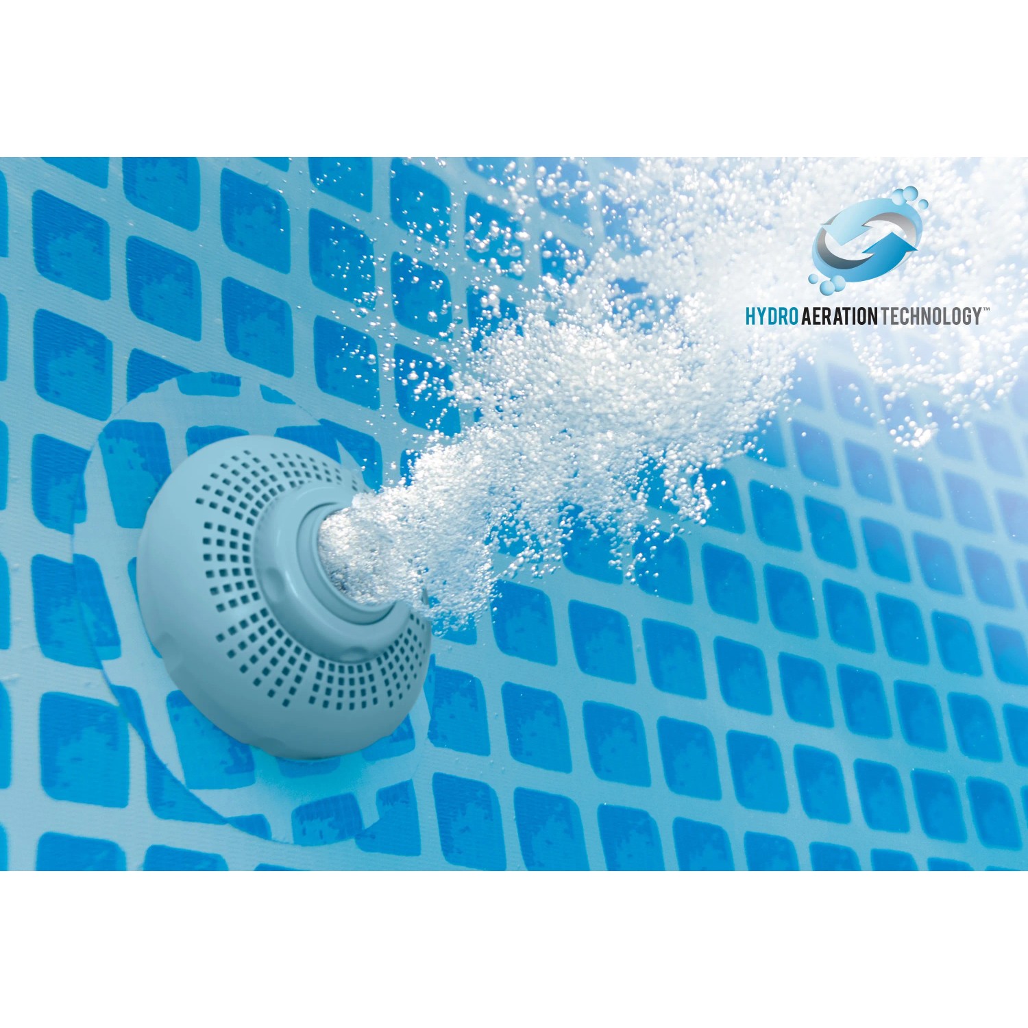 Intex Sandfilteranlage im Pool mit Hydro Aeration Technologie für sauberes Wasser.
