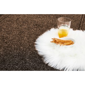 Andiamo Läufer Mitch, 66x200 cm, braun, Teppichläufer mit Getränk und Knabbergebäck auf Fellteppich