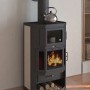 Victoria Kaminofen Taro F mit Backfach, Keramikverkleidung und Holzfach. Feuer sichtbar.