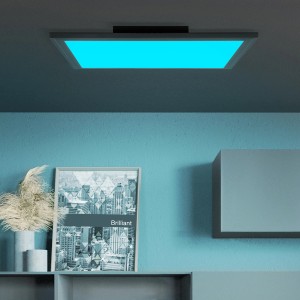 Schwarzes LED-Deckenpaneel Abie 40x40 cm mit RGB-Farbsteuerung und blauem Licht.