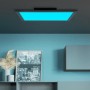 Schwarzes LED-Deckenpaneel Abie 40x40 cm mit RGB-Farbsteuerung und blauem Licht.
