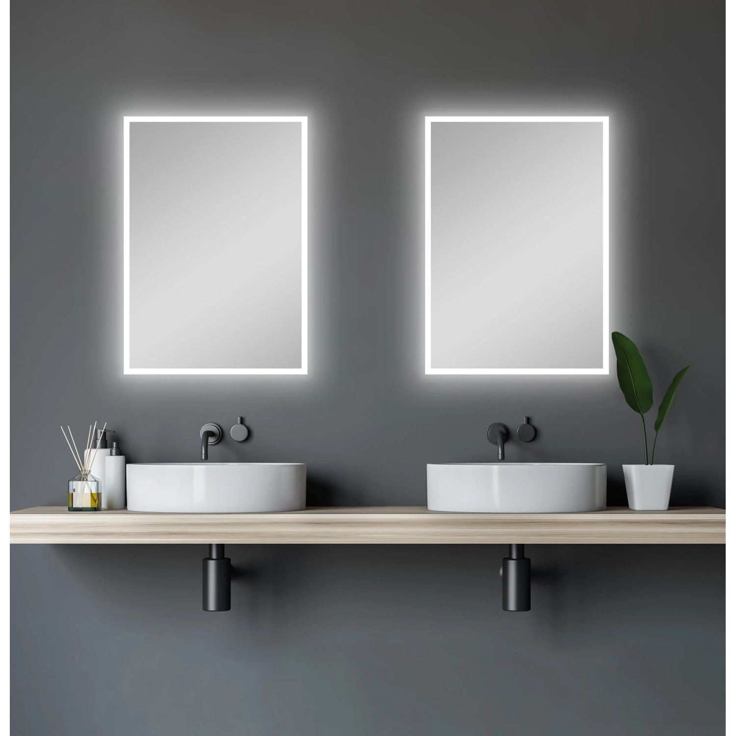 DSK LED-Lichtspiegel Silver Mare, 50x70 cm, mit umlaufender Beleuchtung im modernen Badezimmer.
