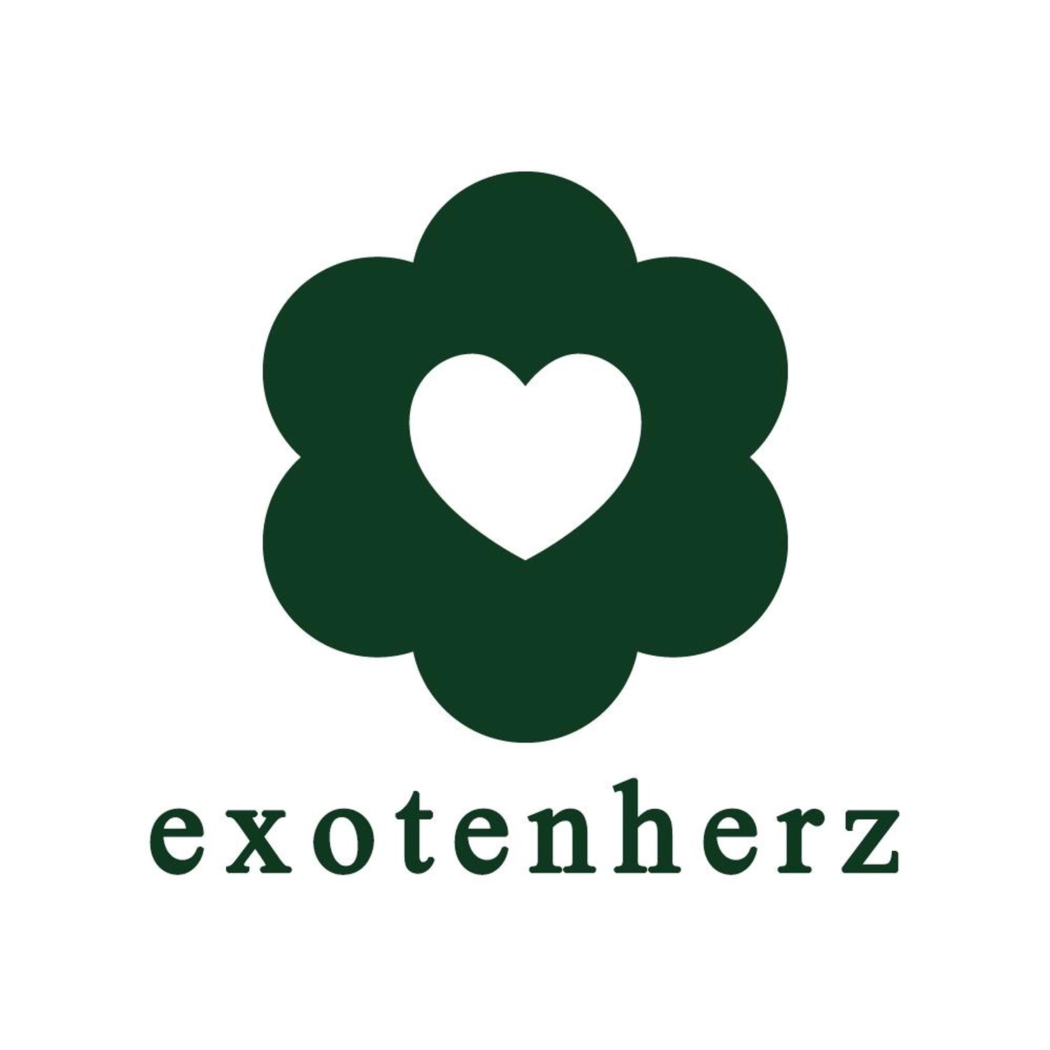 Exotenherz Logo: Grünes Blütenblatt mit weißem Herz, Schriftzug Exotenherz.
