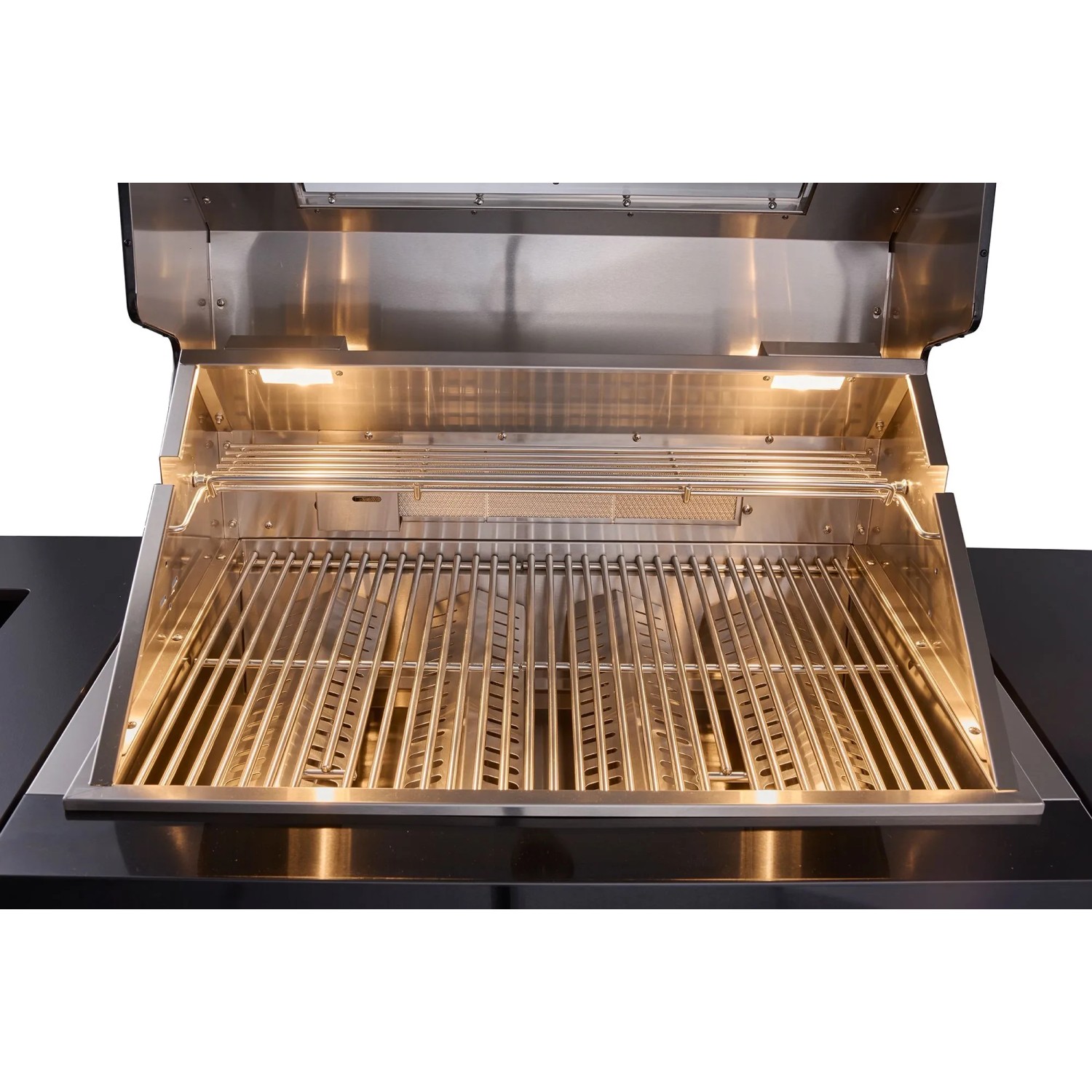 Detailaufnahme des geöffneten Grills der Buschbeck Outdoorküche Liverpool Schwarz mit Edelstahl-Grillrost.